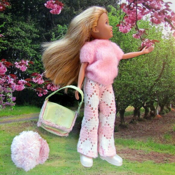 WEE 3 FRIENDS DOLL, STACIE, + CLOTHES: PRETTY SWEATER PANTS BOOTS CAP BAG SKIRT - Picture 6 of 8